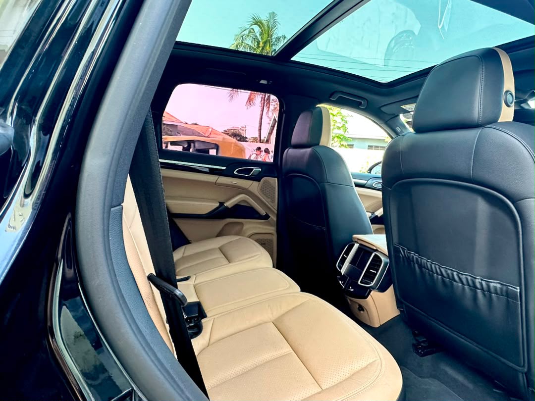 PORSCHE CAYENNE  S e-Hybrid thumbnail 5